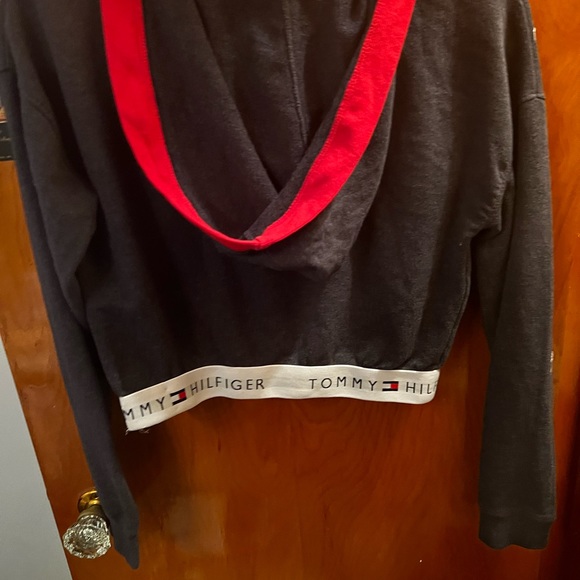 Tommy crop top - Picture 3 of 3